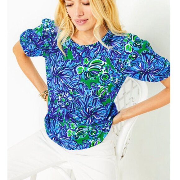 Lilly Pulitzer Rhett Knit Top Abaco Blue in Turtle Awe Blue Print Tee Size Med - Picture 1 of 3